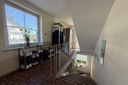 1.OG Hausflur_Treppen - 