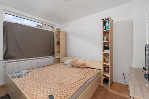 Zimmer 1 im Obergeschoss (15,38m²) - 