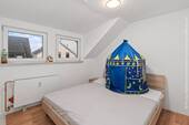 Zimmer 1 im Dachgeschoss (9,06m²) - 