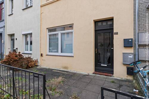 Aussenansicht - 7 Zimmer Reihenmittelhaus zum Kaufen in Bremen