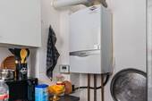 Gas- Zentralheizung im Erdgeschoss - 