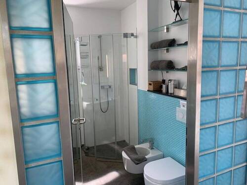 Bad Haus 4 - 