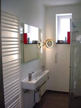 Bad Haus 4 - 