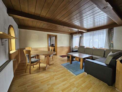 Wohnzimmer - 4 Zimmer Einfamilienhaus zum Kaufen in Gangkofen-Mailing