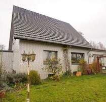 Großzügiges Zweifamilienhaus mit Gartenidylle - Ländlich wohnen zwischen Brockhagen und Gütersloh - Gütersloh / Hollen