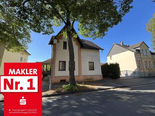 Außenansicht - Altbaucharme mit viel Platz in toller Lage