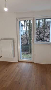 Küche mit Gartenausgang - Zweizimmerwohnung mit kleinem Gärtchen in Lüdenscheid - Nähe Kino 'Parktheater'