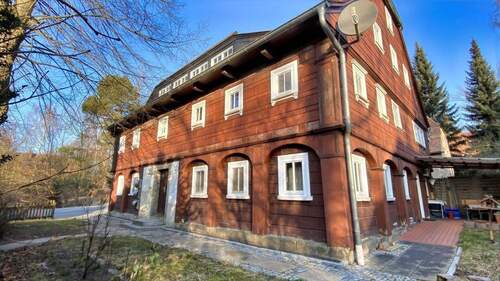 Seitenansicht - Liebevoll saniert & mit Ausbaureserve!