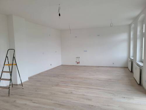 Wohnzimmer mit offener Küche - Etagenwohnung mit 116,00 m² in Chemnitz zur Miete