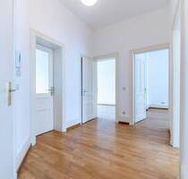 Stilvolles Büro im Frankfurter Bahnhofsviertel - 4 Räume, Stuckdecken, Parkett, Balkon & Aufzug