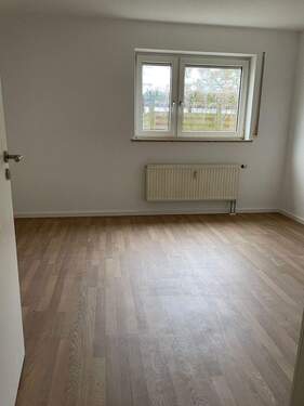 Schlafzimmer 2 - Etagenwohnung mit 73,70 m&sup2; in Manching zur Miete