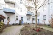 Hinterhaus - Charmantes City-Apartment: Renovierte 1-Zimmer-Wohnung sofort bezugsfrei in Tempelhof
