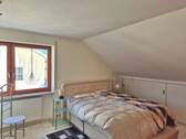 Schlafzimmer 1 OG.jpg - 