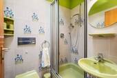 Gäste-Bad mit Dusche (2,55 m²) - 