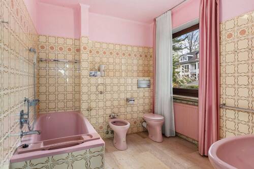 Bad mit Badewanne und Bidet - 