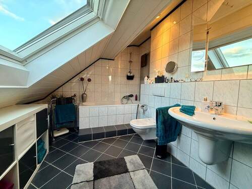 Badezimmer DG rechts - 