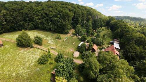 Blick nach Osten - Landhaus auf großem Wald- und Wiesengrundstück mitten in Deutschland