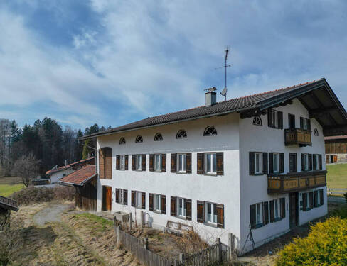 Denkmalgeschützter ehemaliger Einfirsthof - 