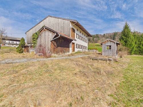 Denkmalgeschützter ehemaliger Einfirsthof - 