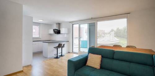 Wohnzimmer - 4 Zimmer Etagenwohnung zum Kaufen in Reutlingen / Sondelfingen
