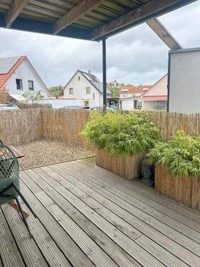 eingezäunt, ggf. mit Sichtschutz - 