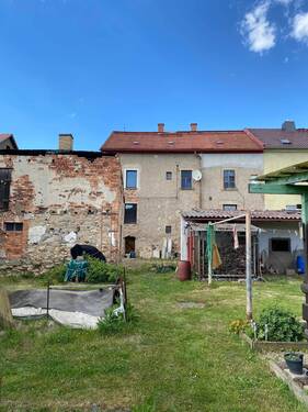 Rückansicht Objekt - 8 Zimmer Doppelhaushälfte in Zittau
