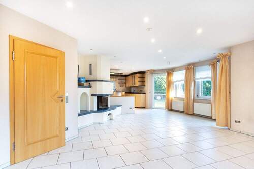  Wohn-Essbereich mit Kamin - 