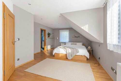 KI Schlafzimmer Dachgeschoss - 