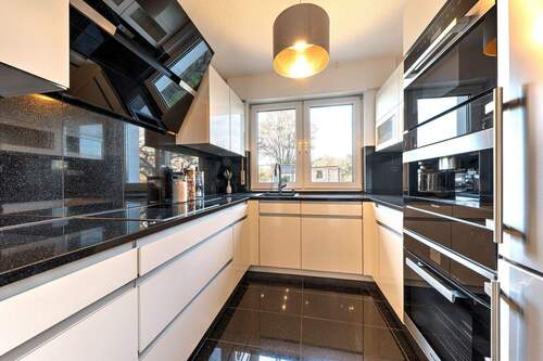 Küche - Doppelhaushälfte mit 123,00 m&sup2; in Leonberg zum Kaufen