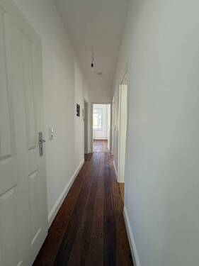 Flur 2.OG - 4 Zimmer Etagenwohnung in Lübeck