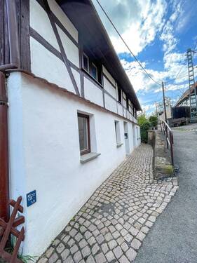 Straßenansicht - Kein Haus für jedermann – aber vielleicht genau Ihres: Denkmalgeschütztes Fachwerkhaus mit 150 m² Wohnfläche