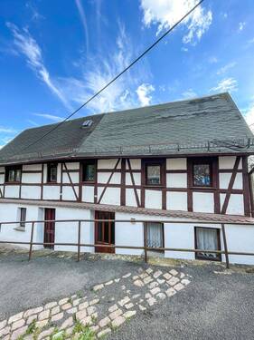 Straßenansicht - 6 Zimmer Einfamilienhaus zum Kaufen in Meerane