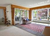 heller Wohnbereich - Bungalow mit 248,30 m² in Bad Vilbel zum Kaufen