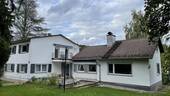 Ansicht von Süden mit Terasse - Modernes Landhaus mit schönem Garten - viele Nutzungsmöglichkeiten, zukunftssichere Investition