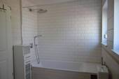 Bad - Wanne und Dusche - 