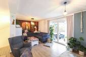 Wohnzimmer - Moderne DHH mit eigenem Garten in Ortsrandlage von Velden!