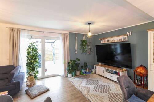 Wohnzimmer - 5 Zimmer Einfamilienhaus in Velden