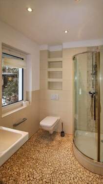 Gäste-WC mit Dusche - Einfamilienhaus mit 160,00 m&sup2; in Panketal zur Miete
