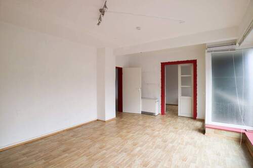 Ladenlokal (EG) - 7 Zimmer Mehrfamilienhaus, Wohnhaus zum Kaufen in Dormagen