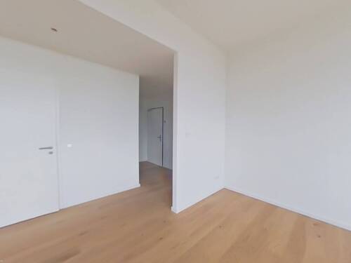 Wohnbereich mit Blick zum Flur - 