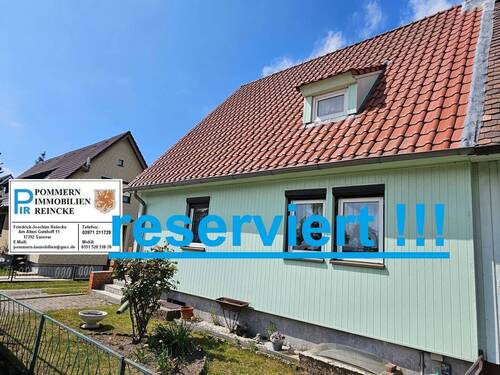 Ansicht Haus und Garage!.jpg - DEMNÄCHST NEU! Klein und gemütlich in einer Stadtrandsiedlung!!