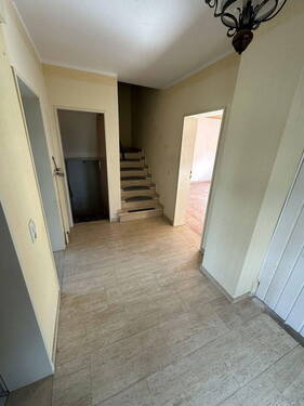 Eingang Flur - 3 Zimmer Einfamilienhaus zum Kaufen in Niederzier