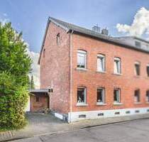 Teilweise vermietetes Wohnhaus mit traumhaftem Garten und großer Garage in Broichweiden - Würselen