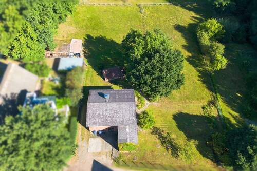 sowie angebauter Werkstatt - 