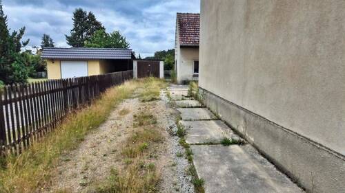 Zufahrt - Einfamilienhaus mit 137,30 m&sup2; in Krauschwitz zum Kaufen