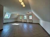 Wohnzimmer - Miete: Moderne Wohnung in zentraler Lage