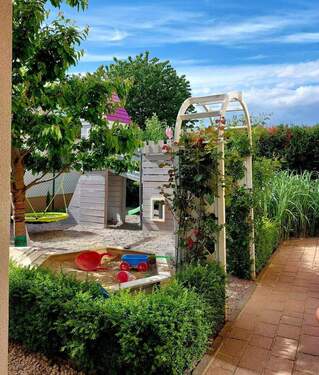 Spielplatz - Einfamilienhaus mit 136,00 m² in Pöttmes zum Kaufen