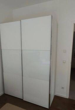 Kleiderschrank - 