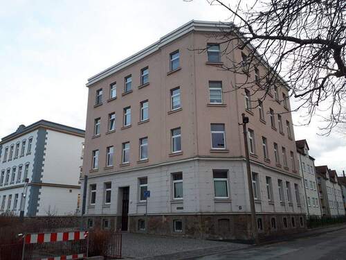 01 Hausansicht.jpg - W2900 - 2R.Dachgeschoss-Wohnung am Poppitzer Platz