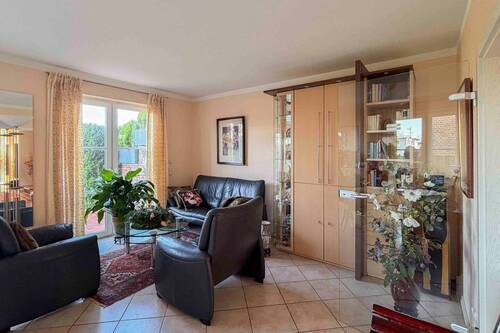 Wohnzimmer - 5 Zimmer Doppelhaushälfte in Erftstadt